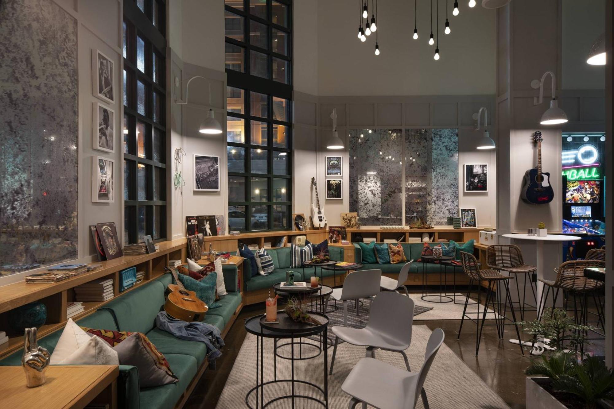 Hotel Moxy Memphis Downtown Exterior foto